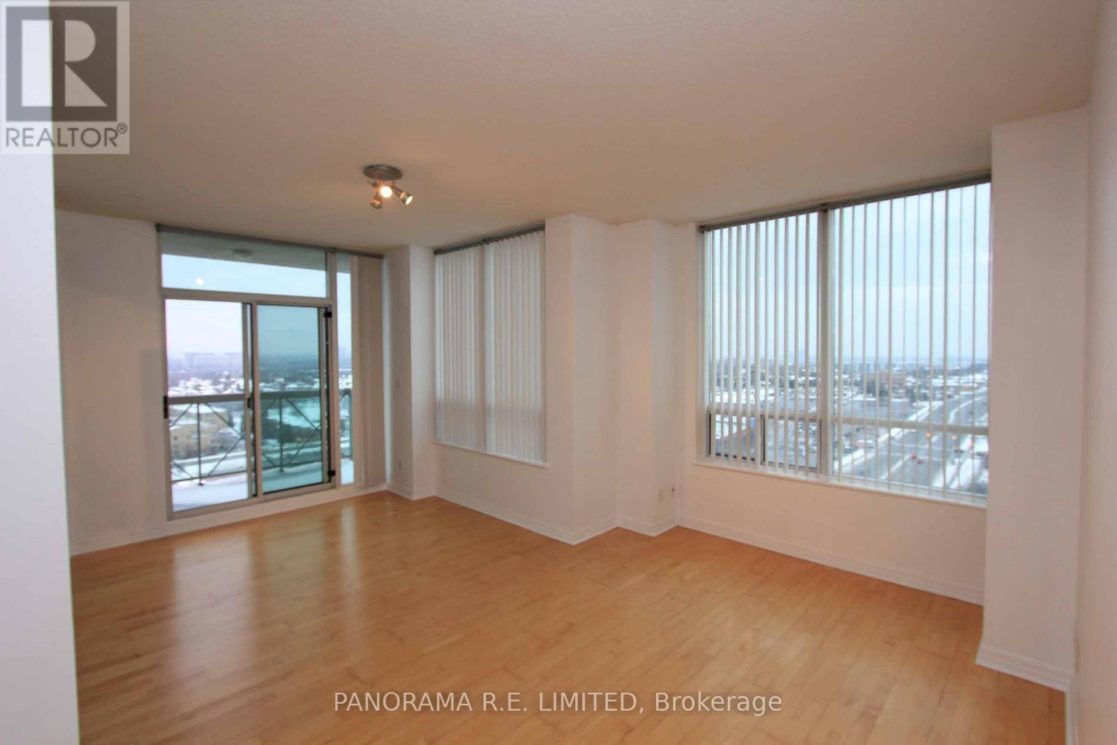 1705 - 1359 Rathburn Road E, Mississauga, Ontario  L4W 5P7 - Photo 3 - W12778332