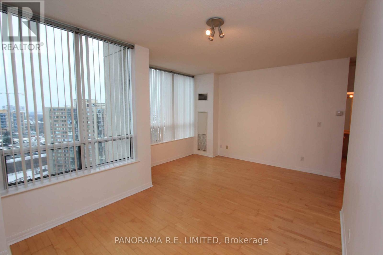 1705 - 1359 Rathburn Road E, Mississauga, Ontario  L4W 5P7 - Photo 4 - W12778332