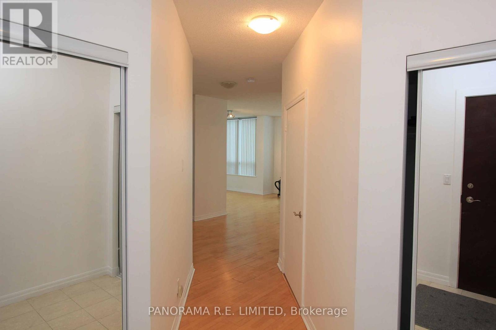 1705 - 1359 Rathburn Road E, Mississauga, Ontario  L4W 5P7 - Photo 5 - W12778332