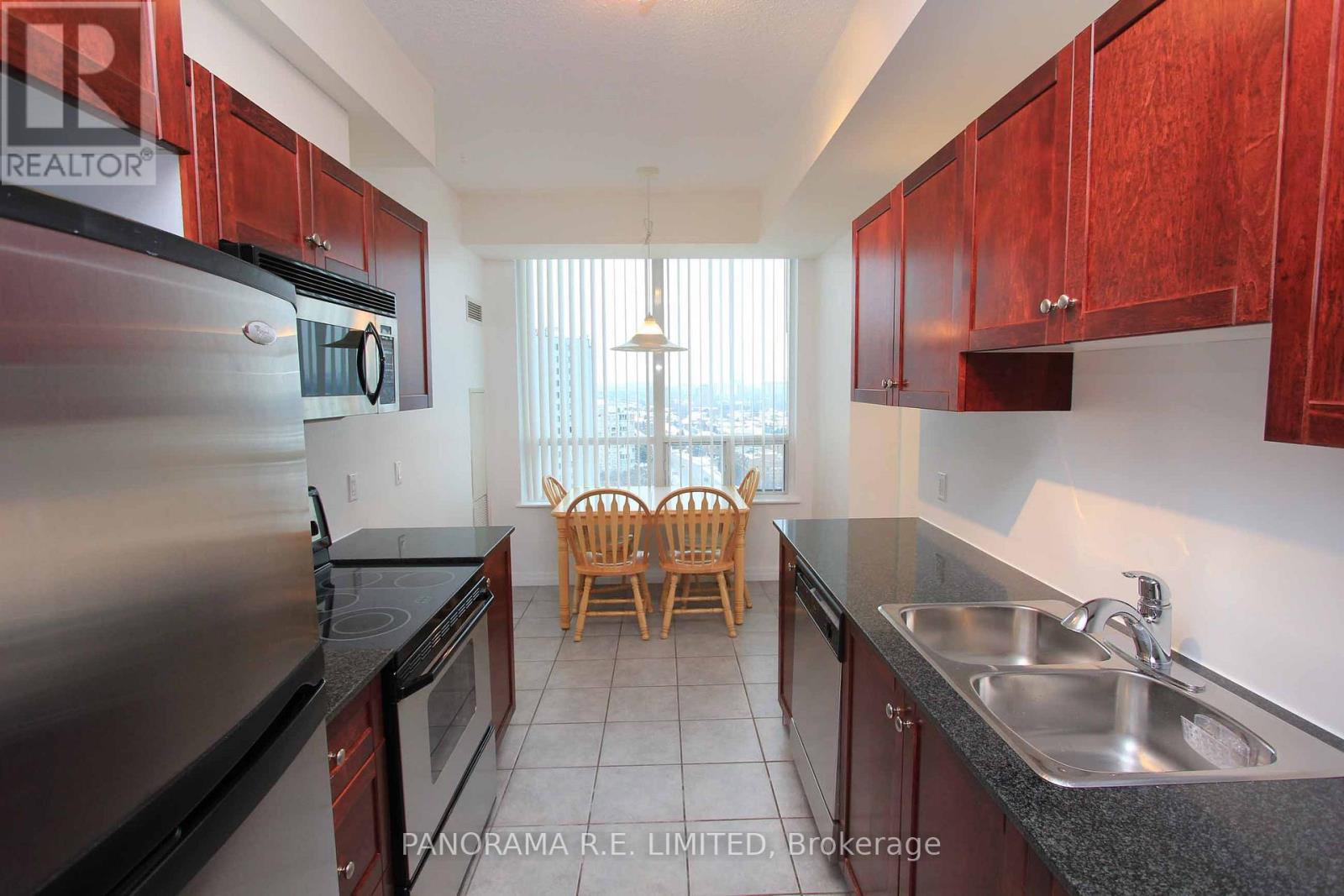 1705 - 1359 Rathburn Road E, Mississauga, Ontario  L4W 5P7 - Photo 6 - W12778332