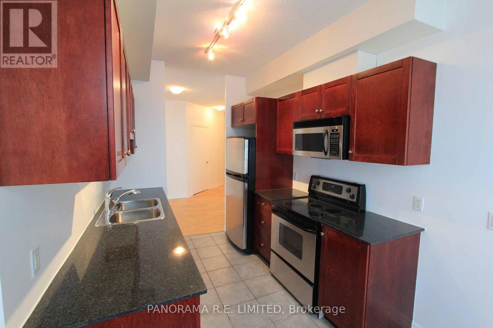 1705 - 1359 Rathburn Road E, Mississauga, Ontario  L4W 5P7 - Photo 7 - W12778332