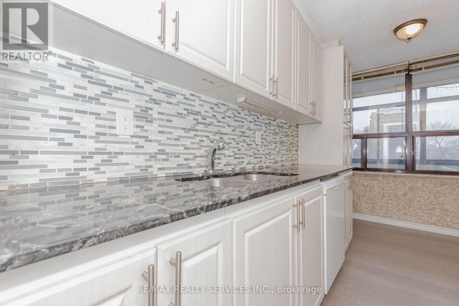 304 - 18 Knightsbridge Road, Brampton, Ontario  L6T 3X5 - Photo 19 - W12778334