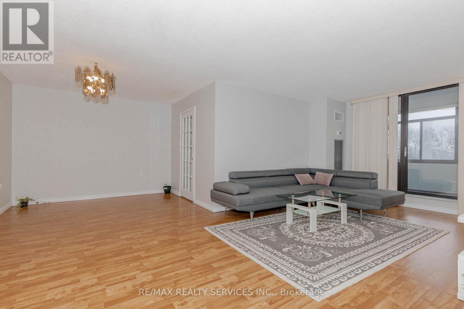 304 - 18 Knightsbridge Road, Brampton, Ontario  L6T 3X5 - Photo 6 - W12778334