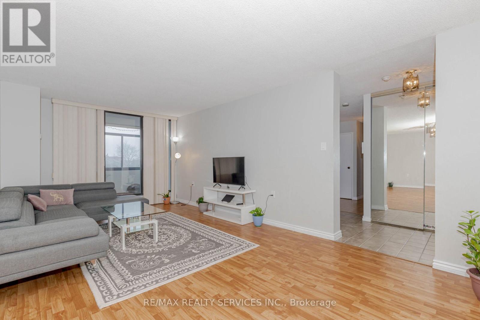 304 - 18 Knightsbridge Road, Brampton, Ontario  L6T 3X5 - Photo 7 - W12778334