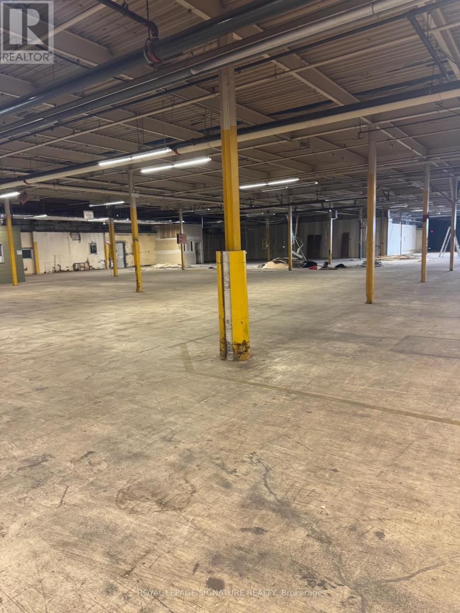 100f - 80 Jutland Road, Toronto (Islington-City Centre West), Ontario  M8Z 2H1 - Photo 3 - W12778344