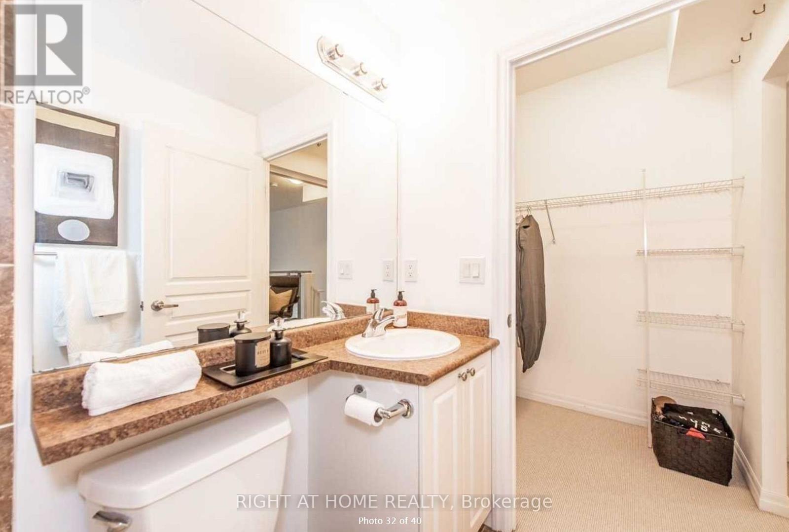 1914 - 223 Webb Drive, Mississauga, Ontario  L5B 0E8 - Photo 14 - W12778366