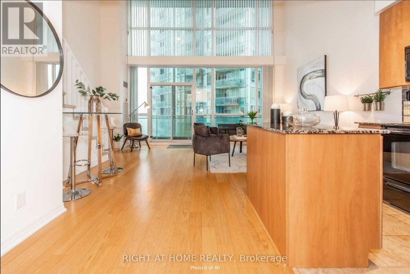 1914 - 223 Webb Drive, Mississauga, Ontario  L5B 0E8 - Photo 7 - W12778366