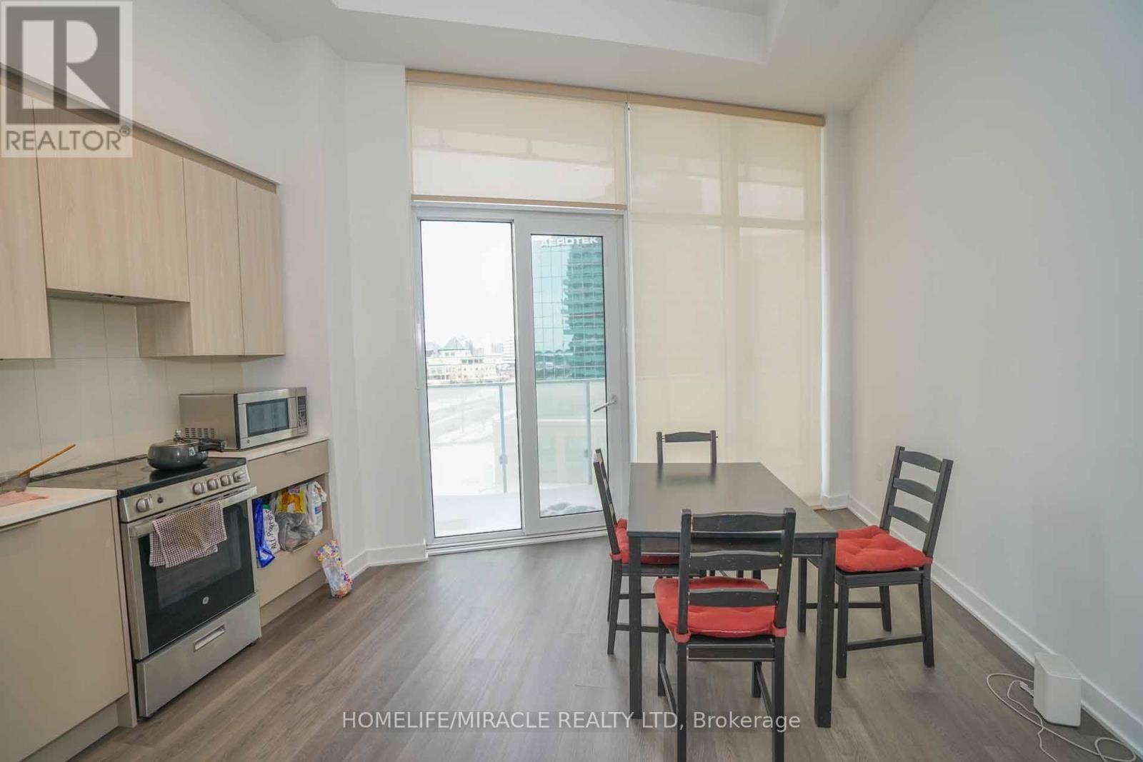 522 - 3900 Confederation Parkway, Mississauga, Ontario  L5B 0M3 - Photo 11 - W12778388