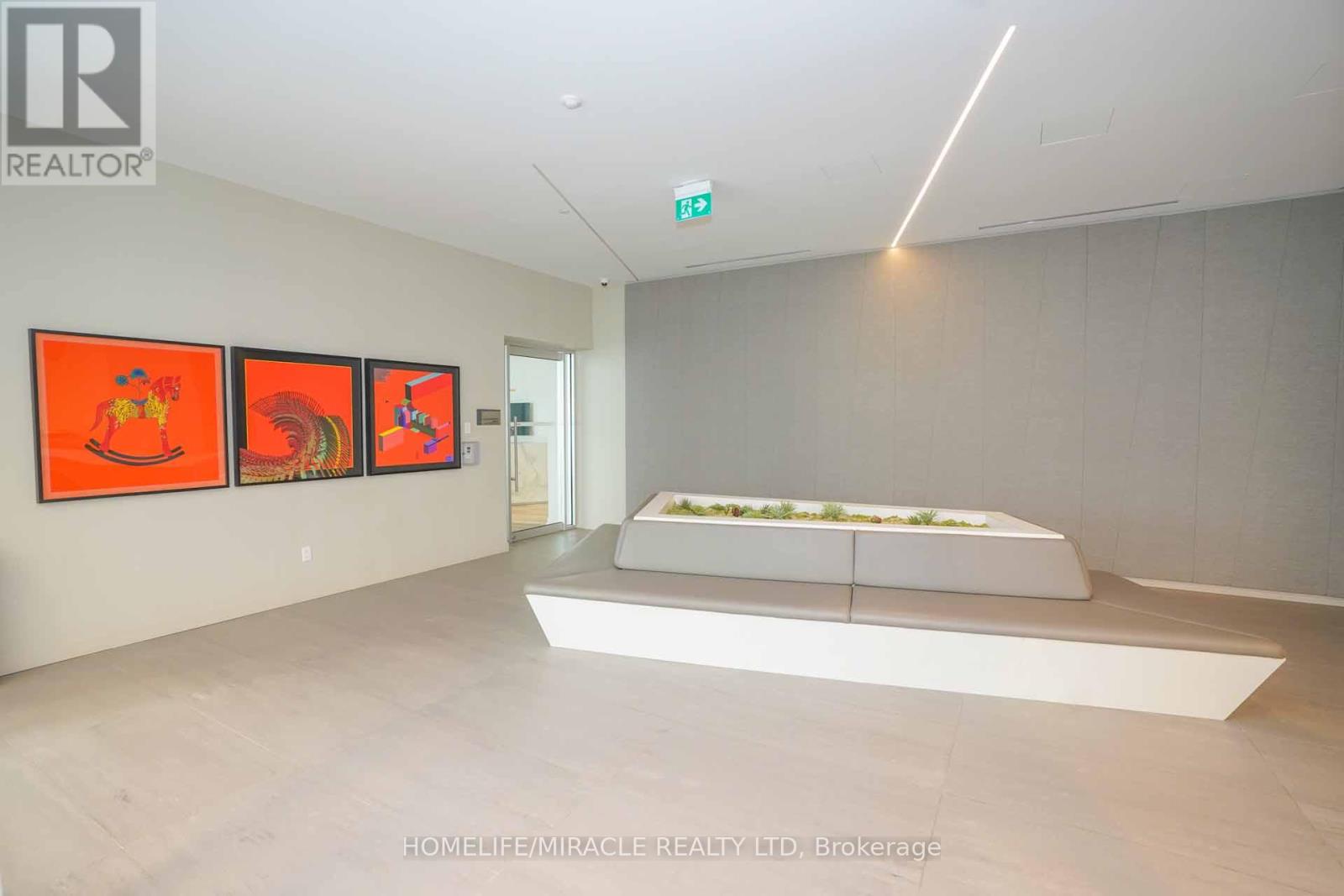 522 - 3900 Confederation Parkway, Mississauga, Ontario  L5B 0M3 - Photo 25 - W12778388