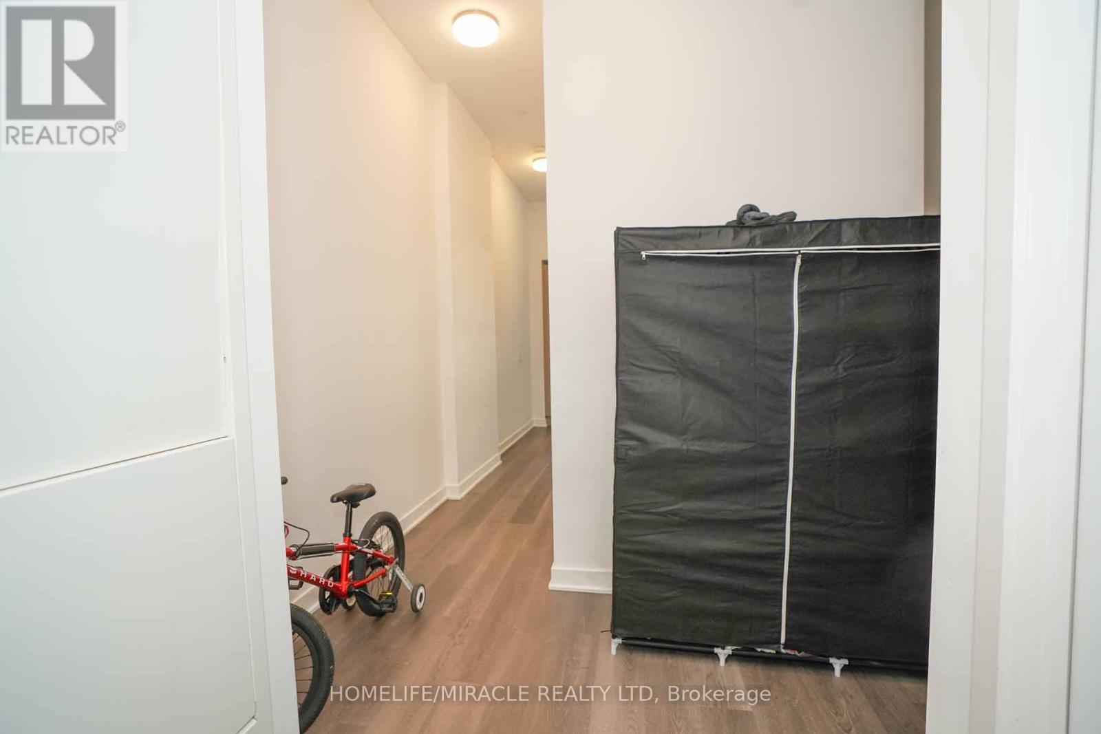 522 - 3900 Confederation Parkway, Mississauga, Ontario  L5B 0M3 - Photo 5 - W12778388