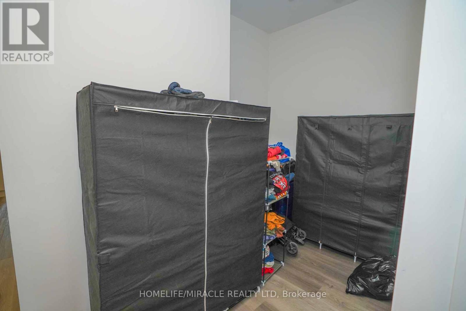 522 - 3900 Confederation Parkway, Mississauga, Ontario  L5B 0M3 - Photo 6 - W12778388