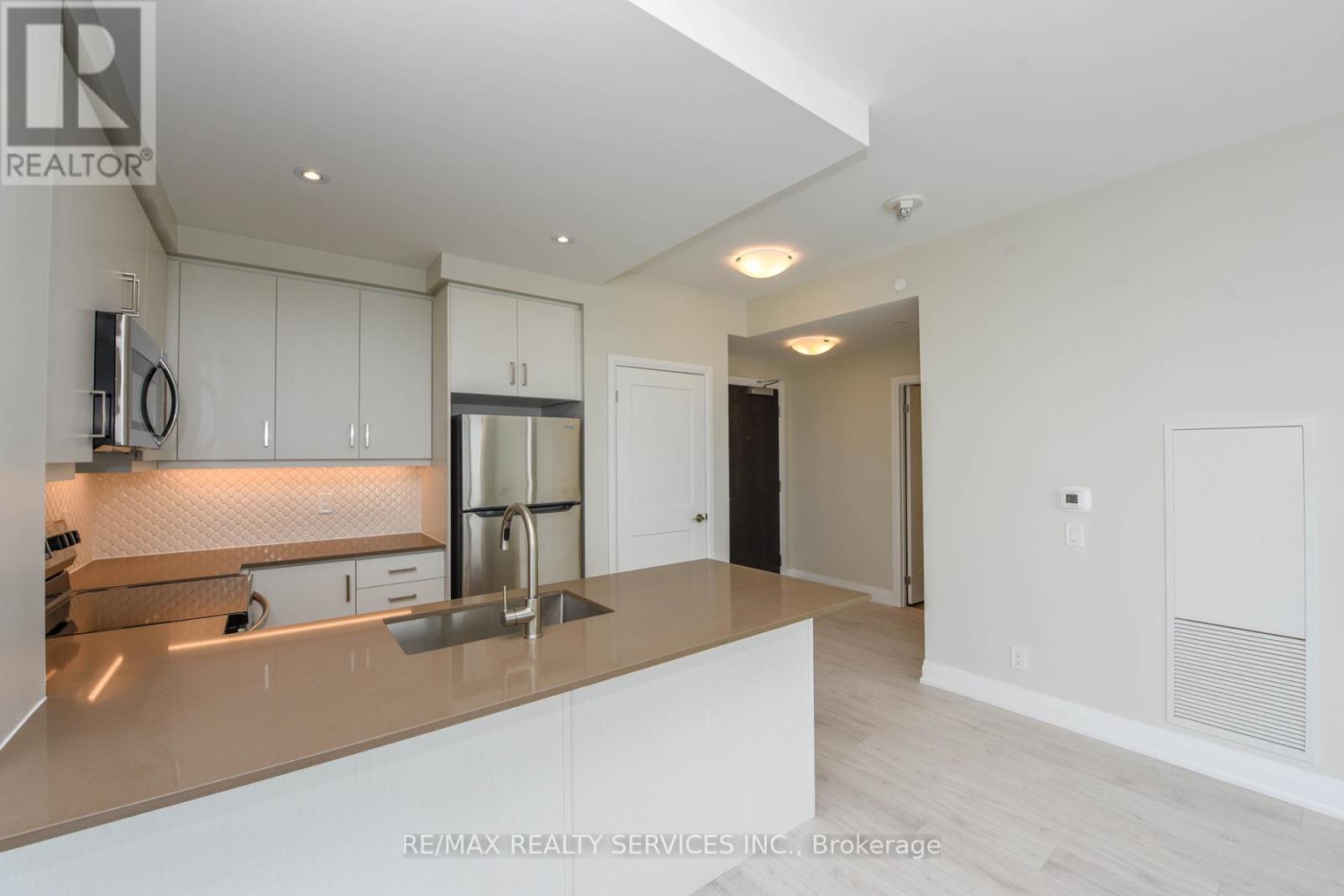 2103 - 15 Lynch Street, Brampton (Queen Street Corridor), Ontario  L0K 1E0 - Photo 11 - W12778410