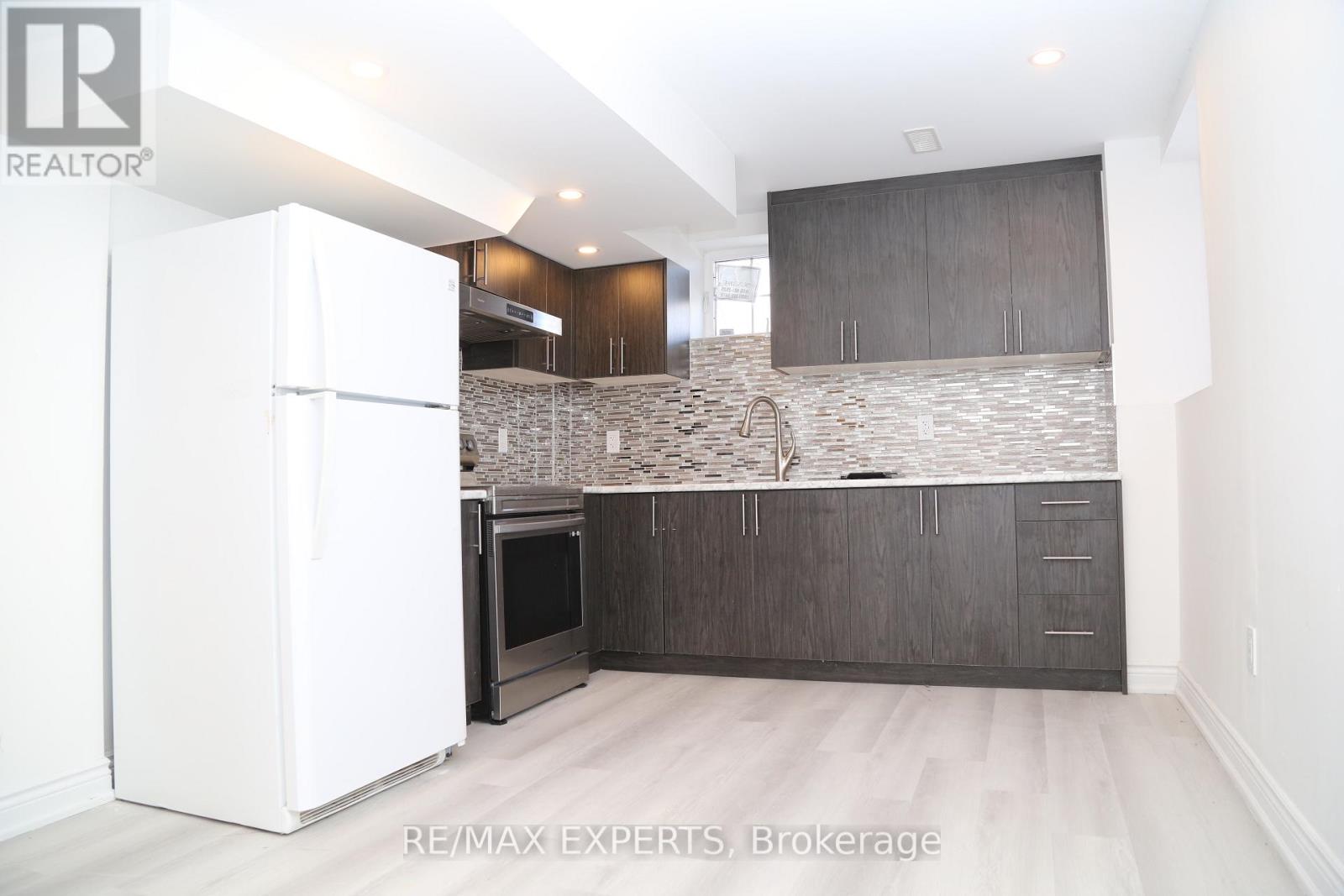 Bsmt - 20 Templeton Court, Brampton, Ontario  L6P 3B2 - Photo 3 - W12778420