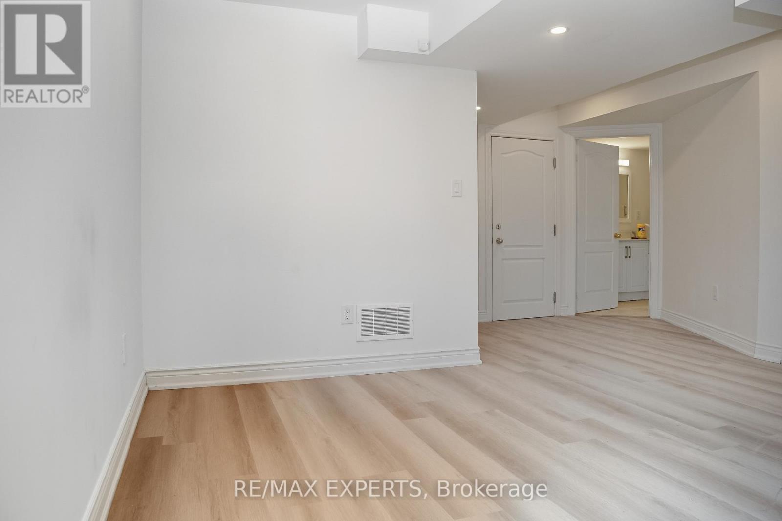 Bsmt - 20 Templeton Court, Brampton, Ontario  L6P 3B2 - Photo 6 - W12778420