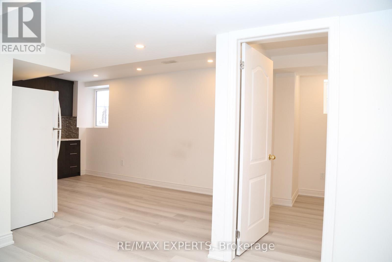 Bsmt - 20 Templeton Court, Brampton, Ontario  L6P 3B2 - Photo 8 - W12778420