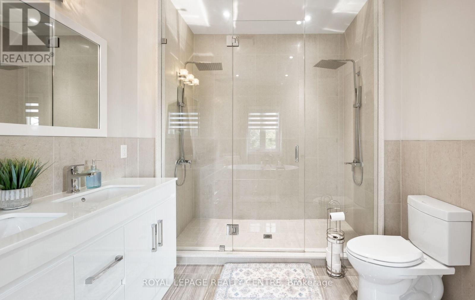 1071 Westmount Avenue, Mississauga, Ontario  L5E 1X5 - Photo 16 - W12778448