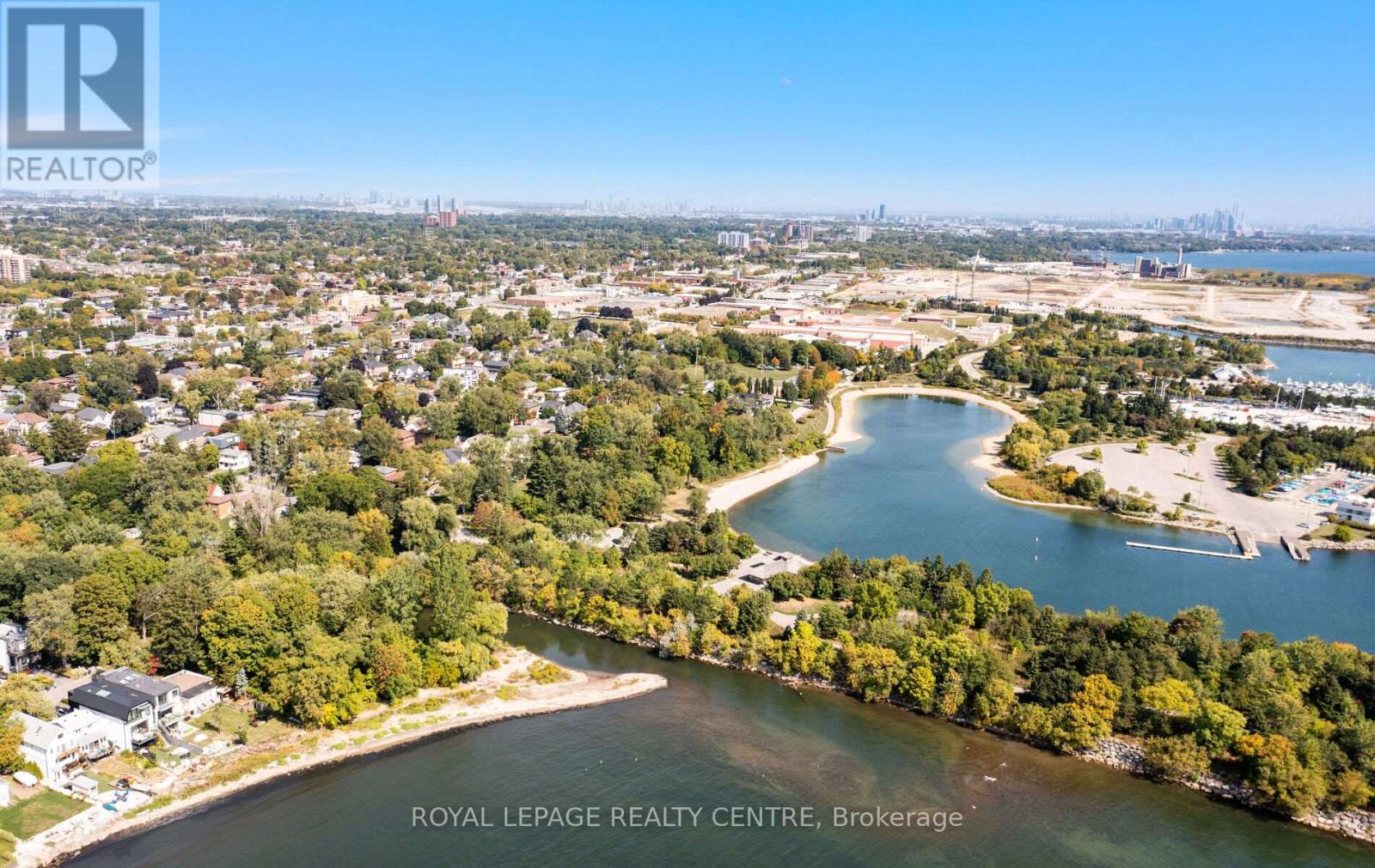 1071 Westmount Avenue, Mississauga, Ontario  L5E 1X5 - Photo 30 - W12778448