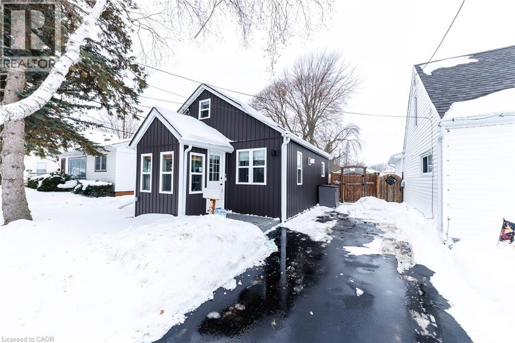 826 PINE Street, dunnville, Ontario