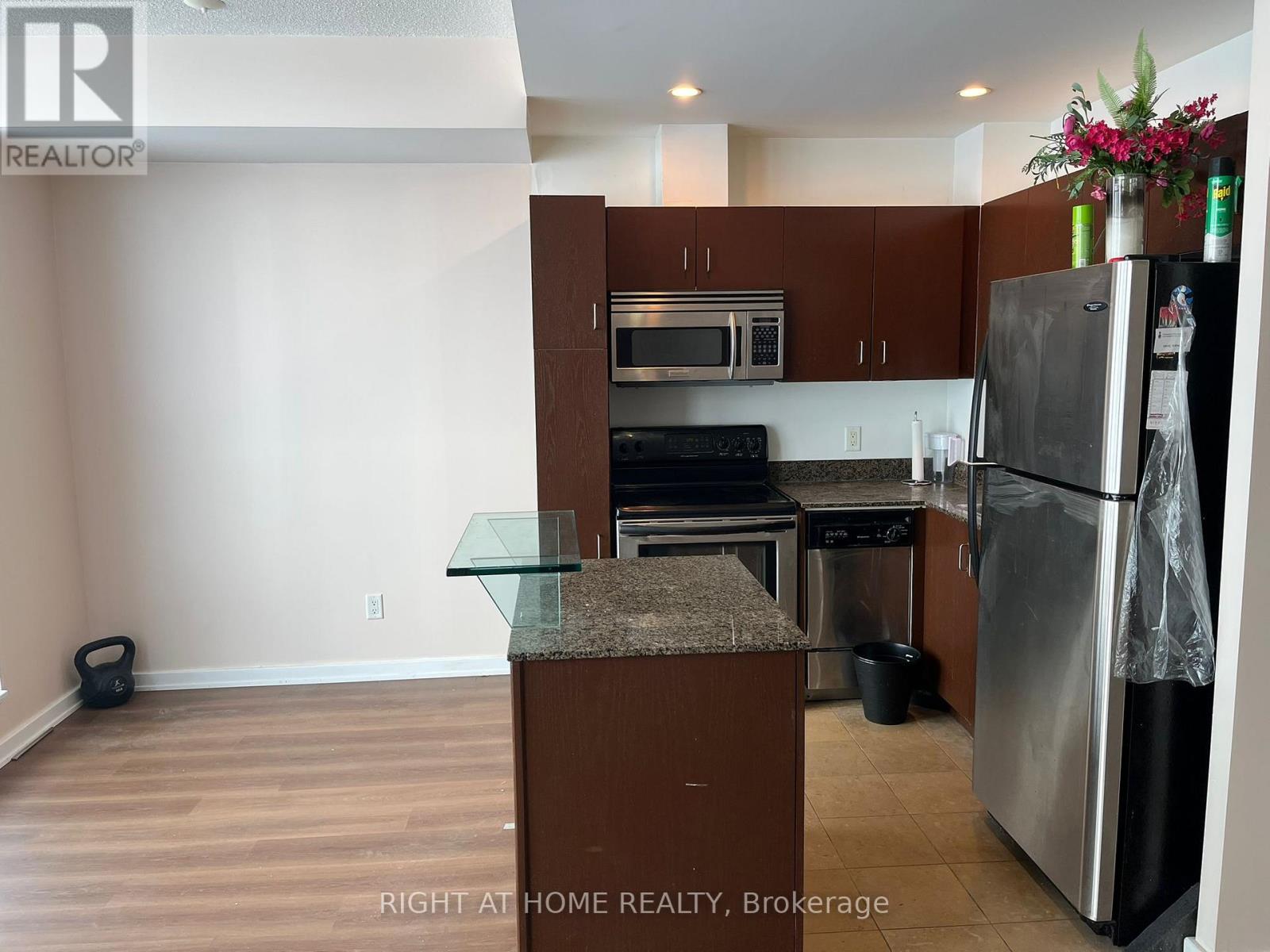 2408 - 208 Queens Quay W, Toronto (Waterfront Communities), Ontario  M5J 2Y5 - Photo 11 - C12554772