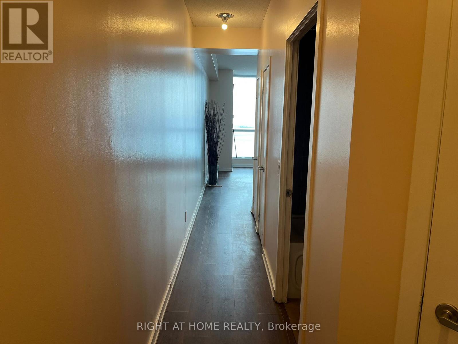 2408 - 208 Queens Quay W, Toronto (Waterfront Communities), Ontario  M5J 2Y5 - Photo 8 - C12554772