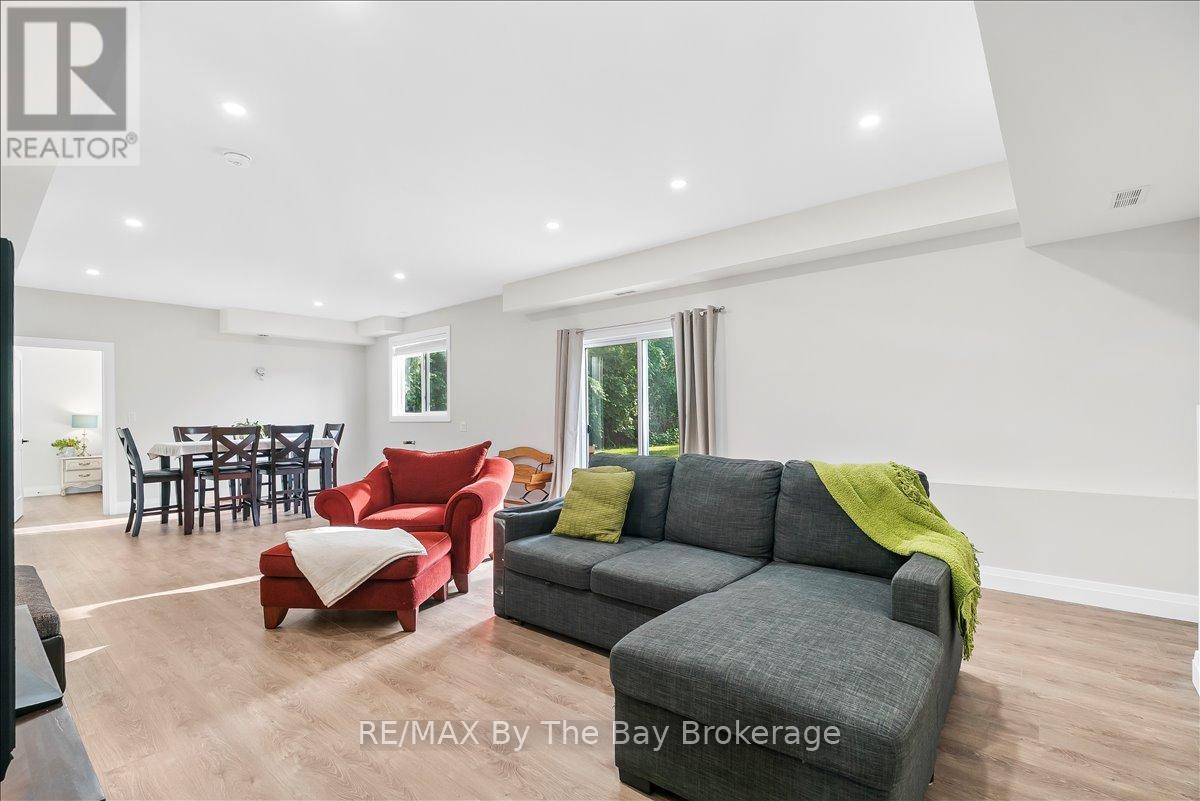 146 Mary Street, Clearview, Ontario  L0M 1G0 - Photo 23 - S12778572