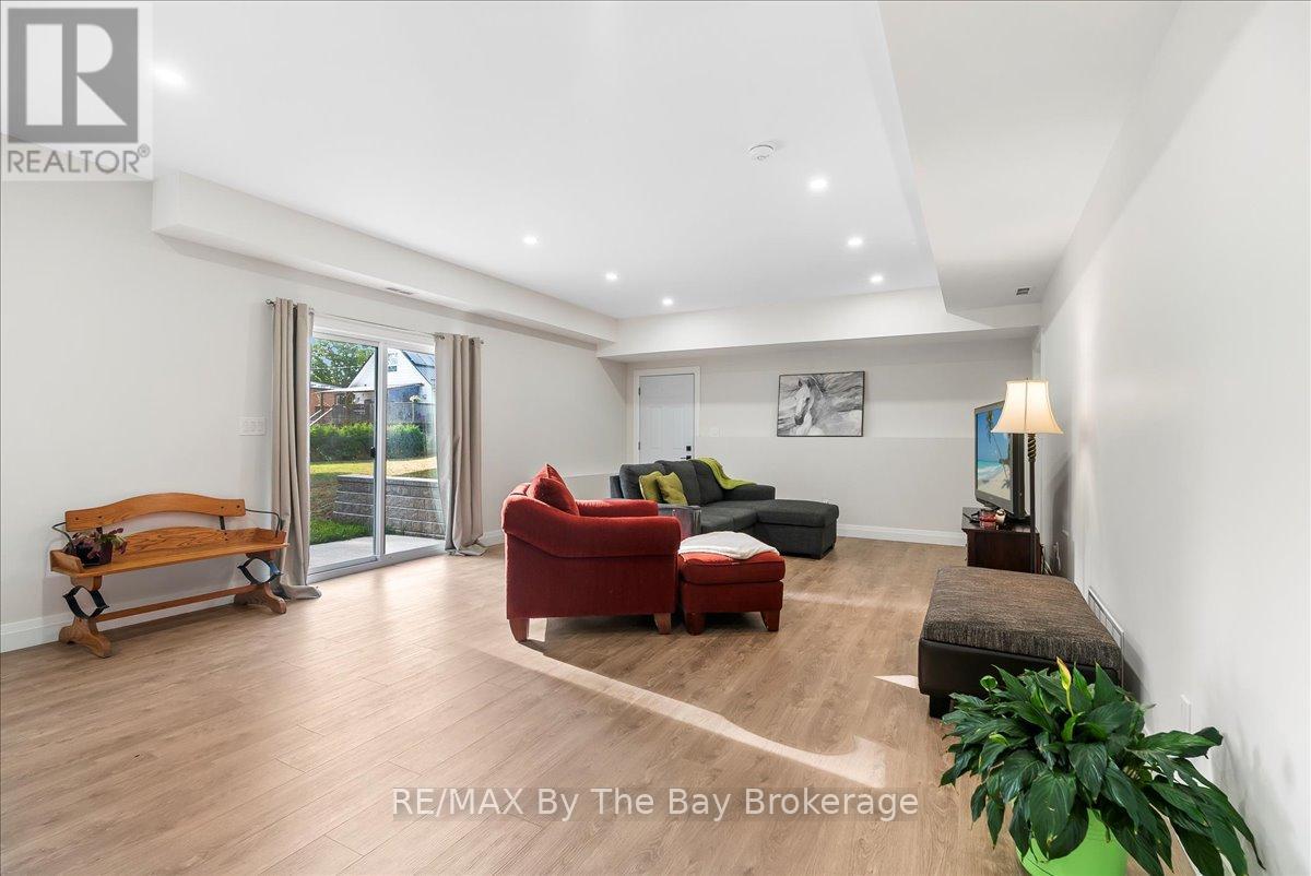 146 Mary Street, Clearview, Ontario  L0M 1G0 - Photo 25 - S12778572