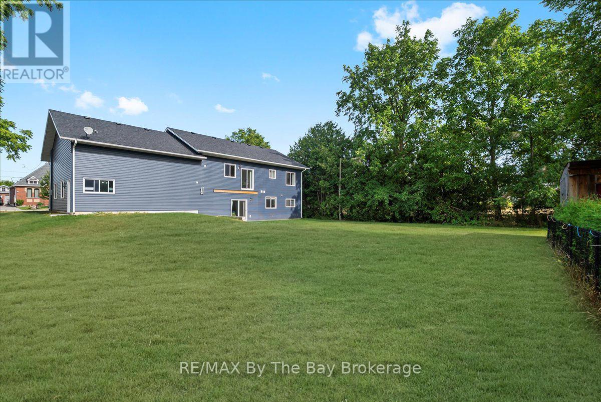 146 Mary Street, Clearview, Ontario  L0M 1G0 - Photo 37 - S12778572
