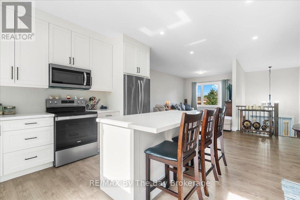 146 Mary Street, Clearview, Ontario  L0M 1G0 - Photo 9 - S12778572