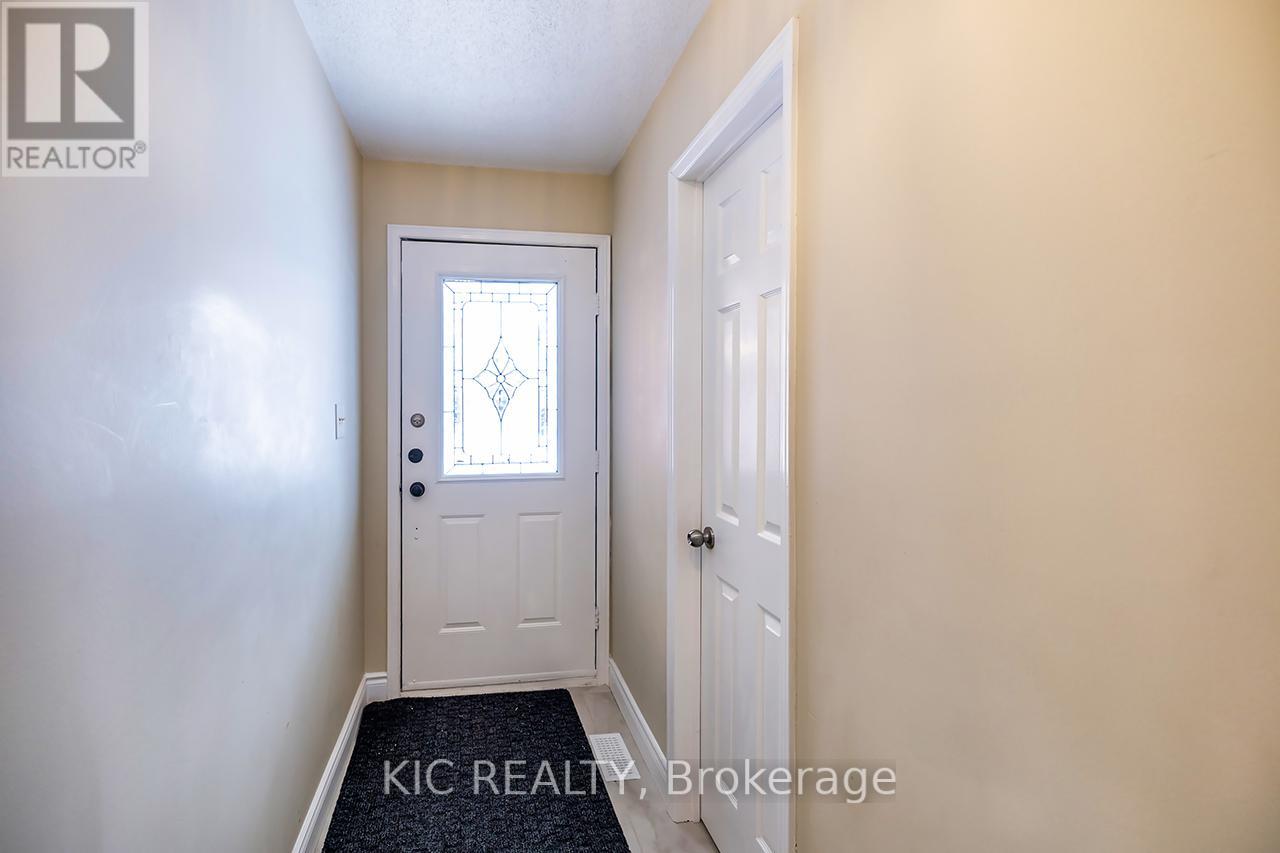 16 Turnberry Crescent, Clarington, Ontario  L1E 1A6 - Photo 3 - E12778672