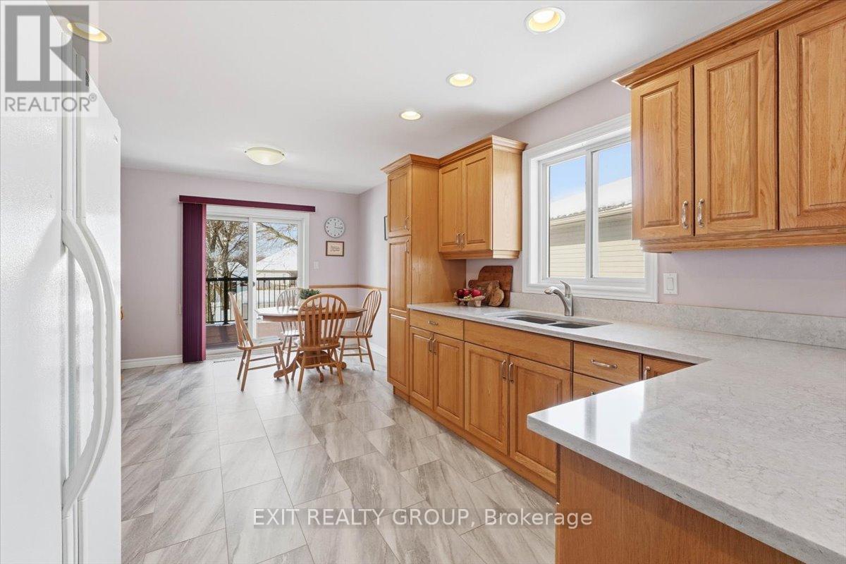 14 Stonegate Crescent, Quinte West (Frankford Ward), Ontario  K0K 2C0 - Photo 11 - X12778574