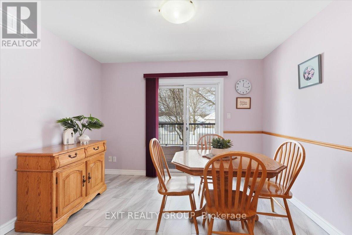 14 Stonegate Crescent, Quinte West (Frankford Ward), Ontario  K0K 2C0 - Photo 12 - X12778574