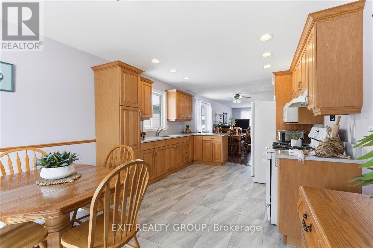 14 Stonegate Crescent, Quinte West (Frankford Ward), Ontario  K0K 2C0 - Photo 15 - X12778574