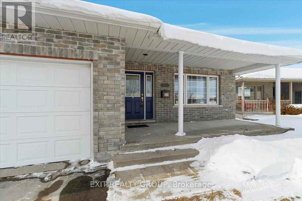 14 Stonegate Crescent, Quinte West (Frankford Ward), Ontario  K0K 2C0 - Photo 3 - X12778574