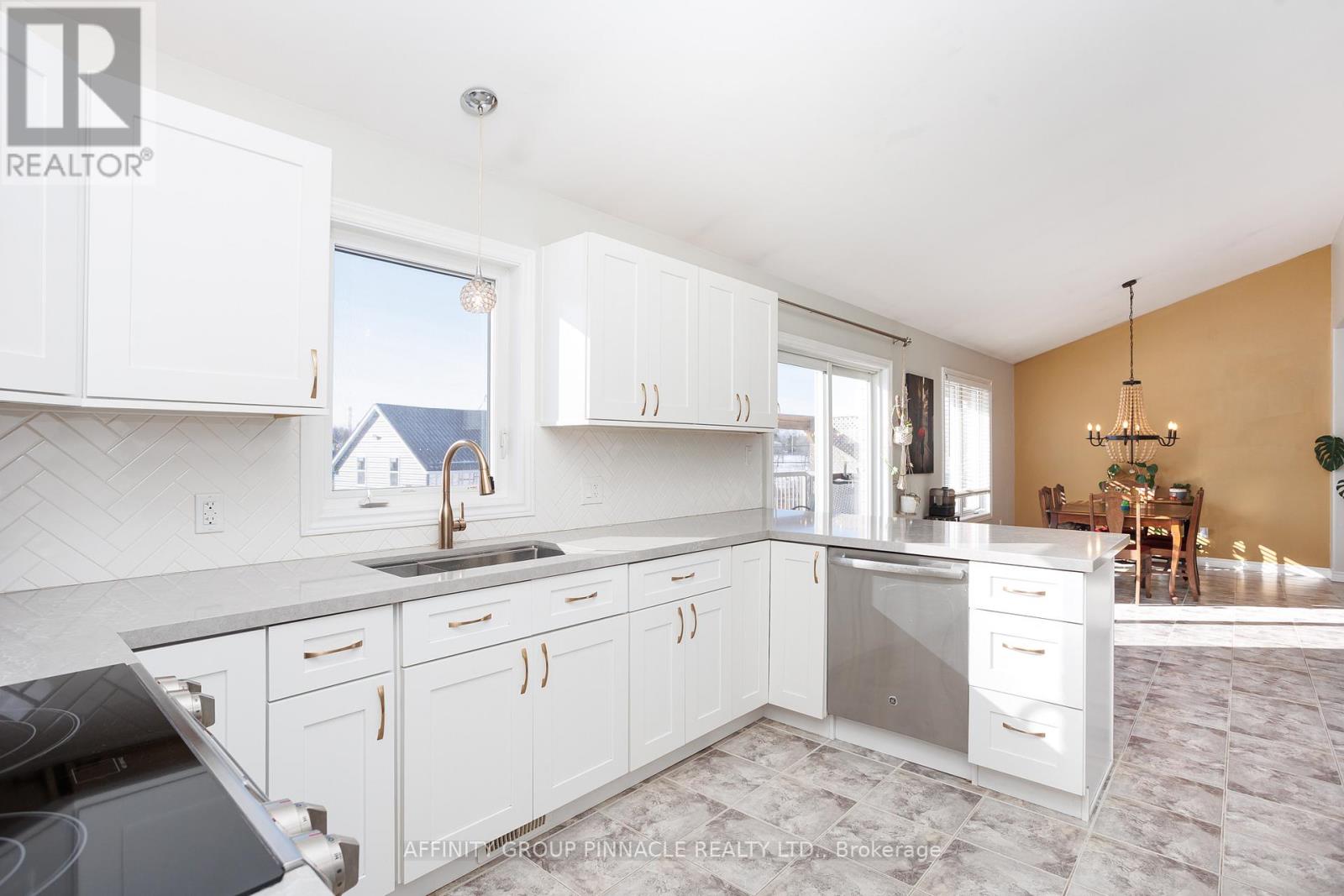 11 Moynes Court, Kawartha Lakes (Lindsay), Ontario  K9V 0L2 - Photo 16 - X12778722