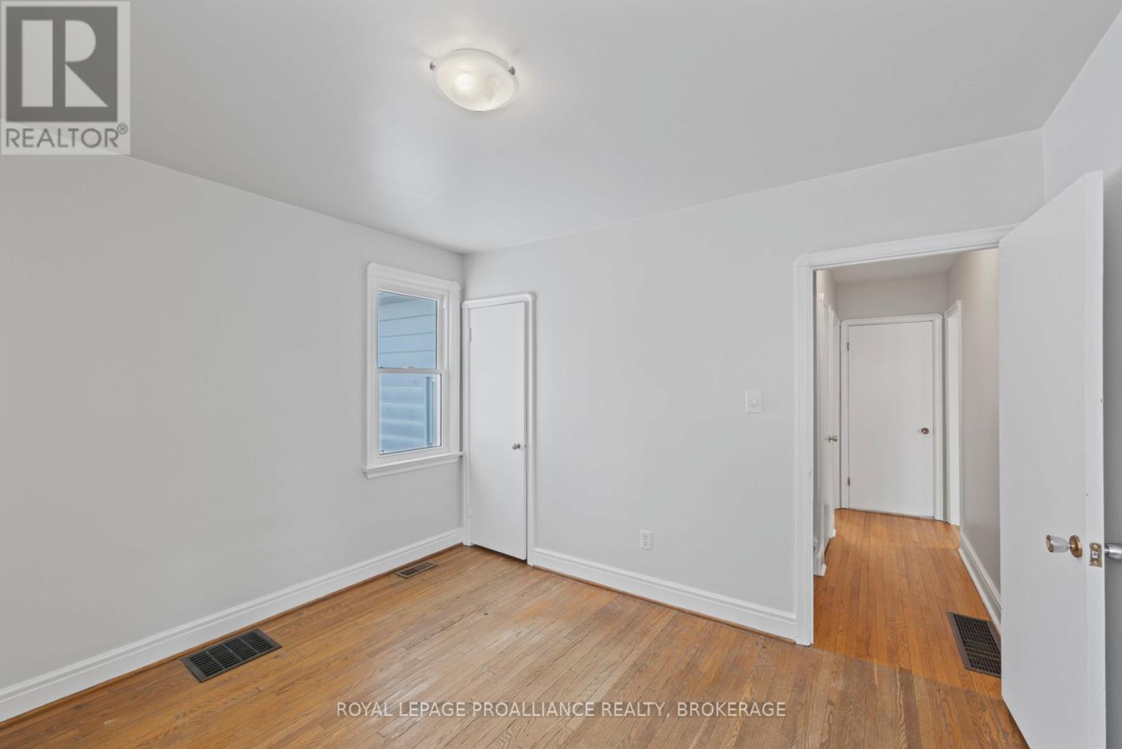 120 Hillendale Avenue, Kingston (West Of Sir John A. Blvd), Ontario  K7M 1S7 - Photo 11 - X12778612