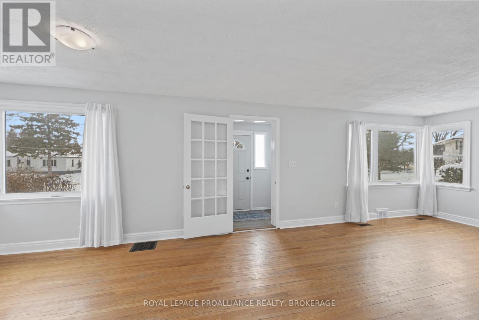 120 Hillendale Avenue, Kingston (West Of Sir John A. Blvd), Ontario  K7M 1S7 - Photo 3 - X12778612