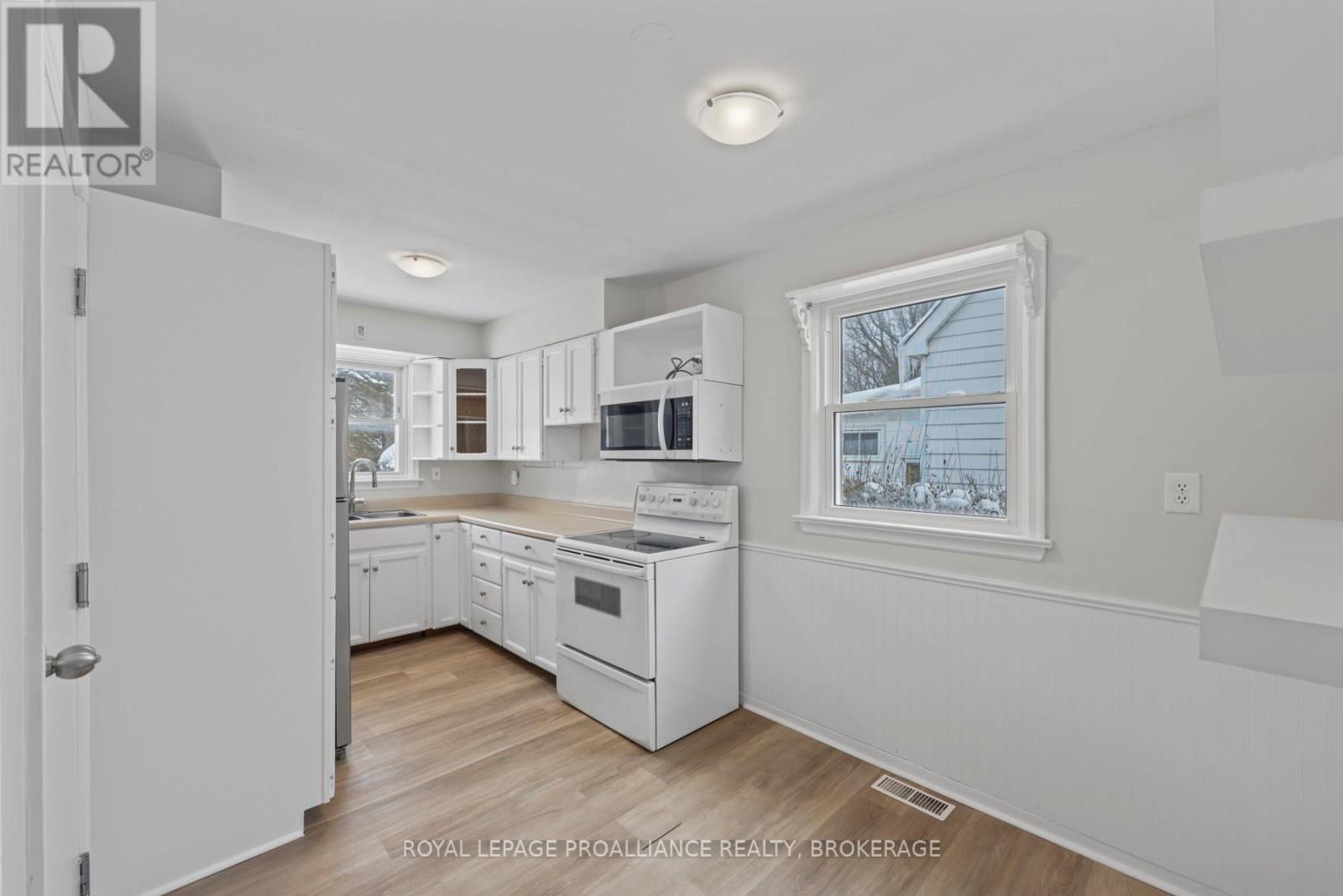 120 Hillendale Avenue, Kingston (West Of Sir John A. Blvd), Ontario  K7M 1S7 - Photo 6 - X12778612