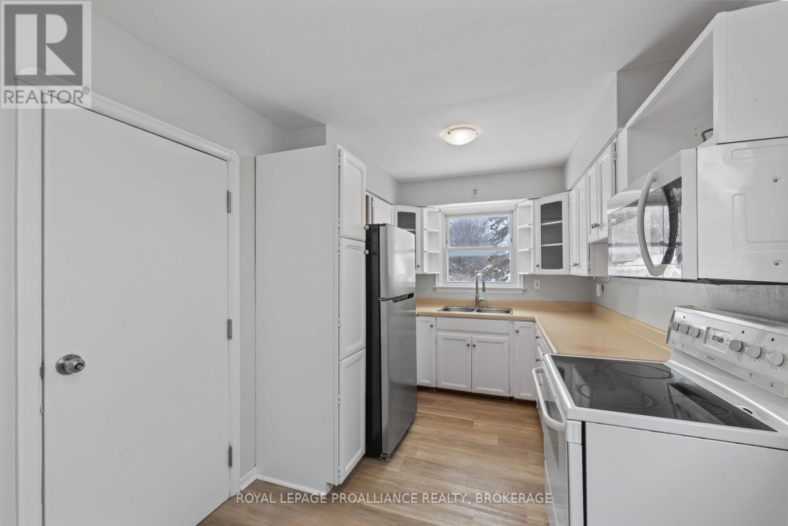 120 Hillendale Avenue, Kingston (West Of Sir John A. Blvd), Ontario  K7M 1S7 - Photo 7 - X12778612