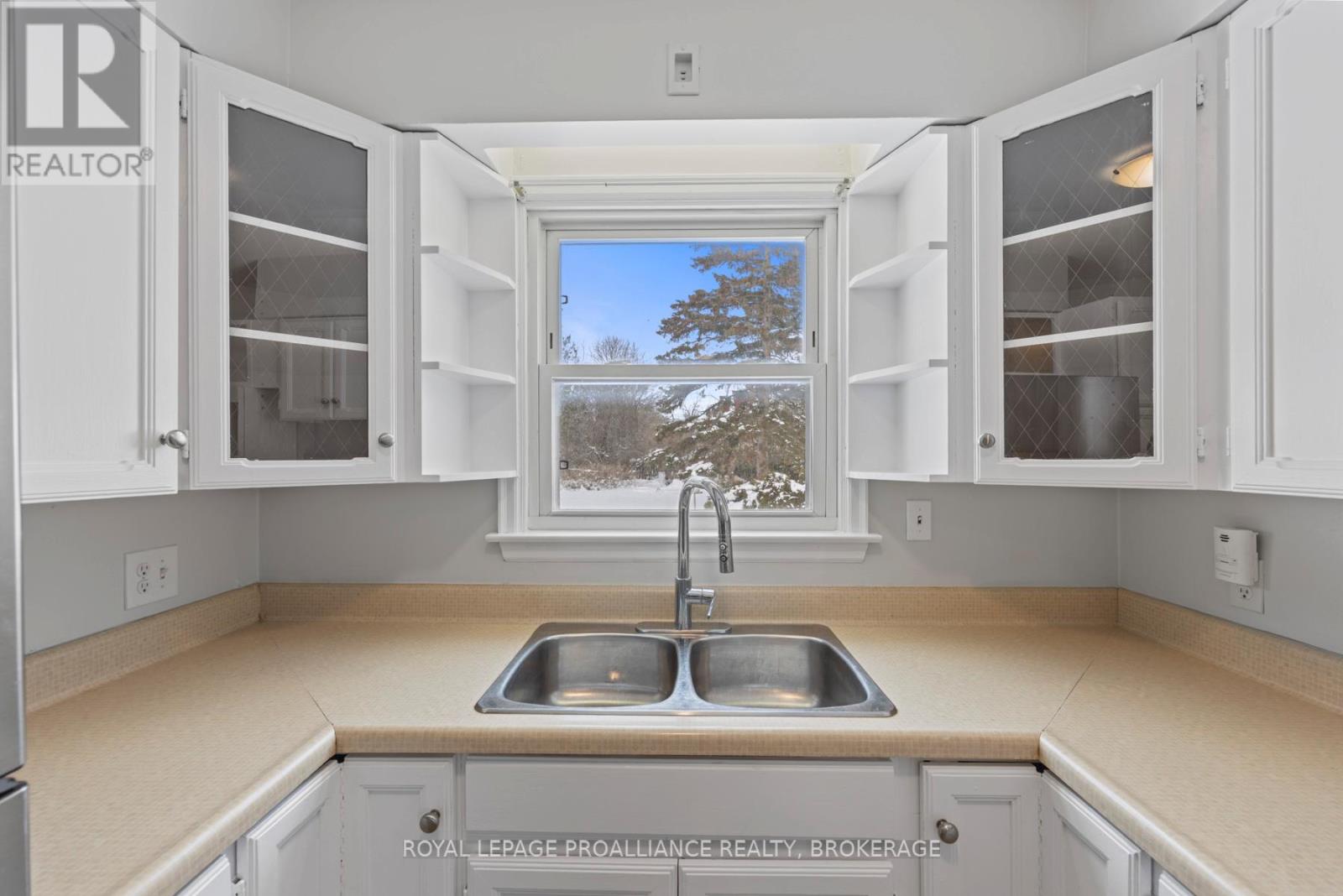 120 Hillendale Avenue, Kingston (West Of Sir John A. Blvd), Ontario  K7M 1S7 - Photo 8 - X12778612