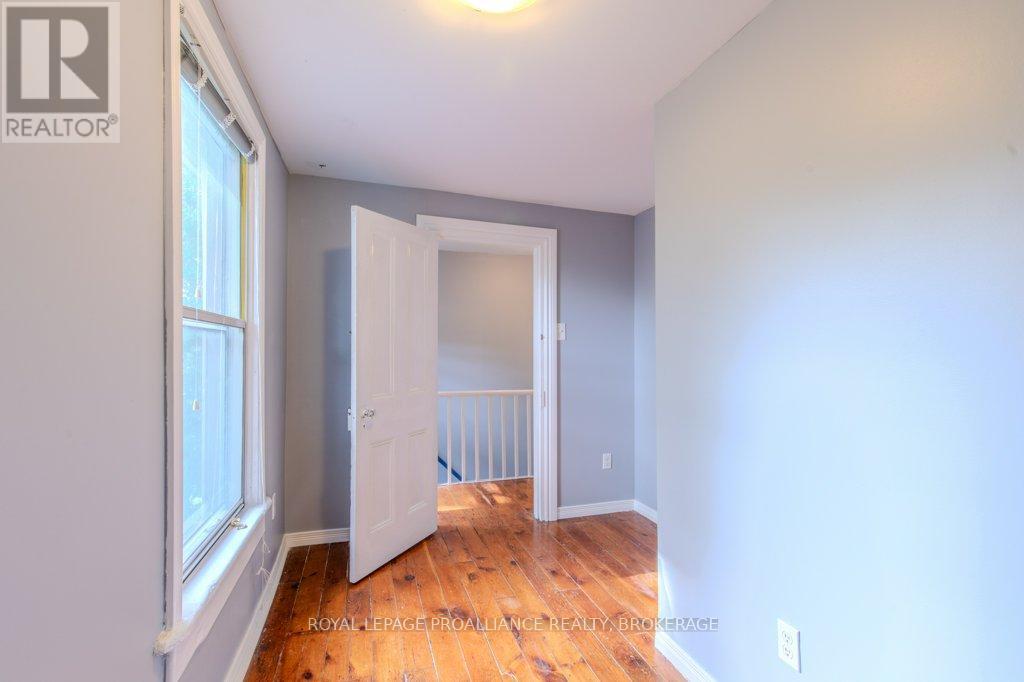 76-78 North Street N, Kingston (East Of Sir John A. Blvd), Ontario  K7K 1J9 - Photo 37 - X12778732