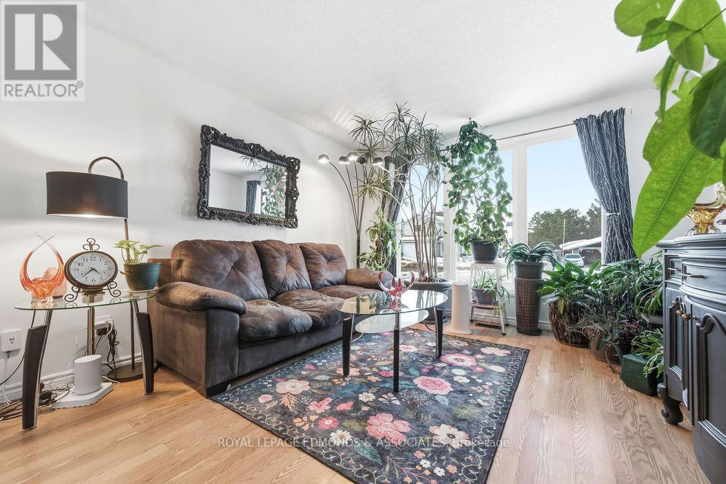 31 Herman Street, Petawawa, Ontario  K8H 1W1 - Photo 15 - X12778486