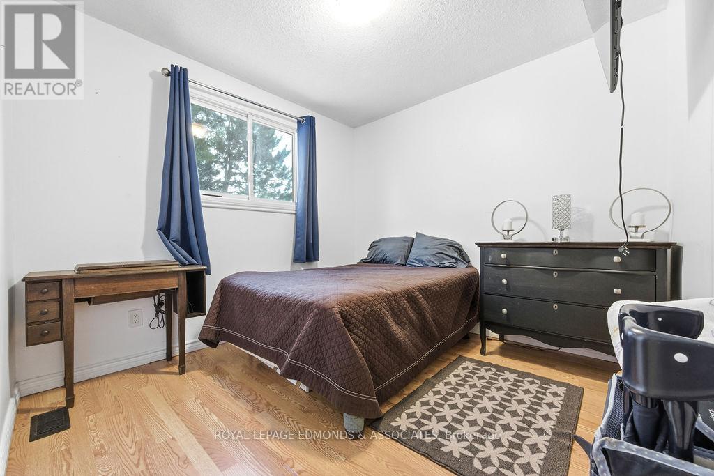 31 Herman Street, Petawawa, Ontario  K8H 1W1 - Photo 19 - X12778486