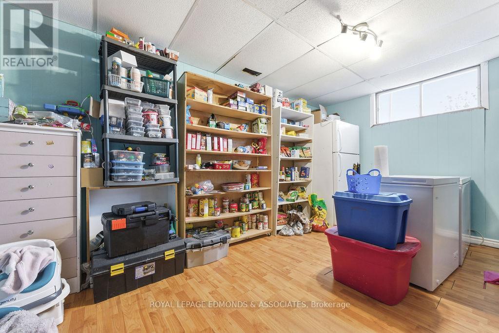 31 Herman Street, Petawawa, Ontario  K8H 1W1 - Photo 25 - X12778486