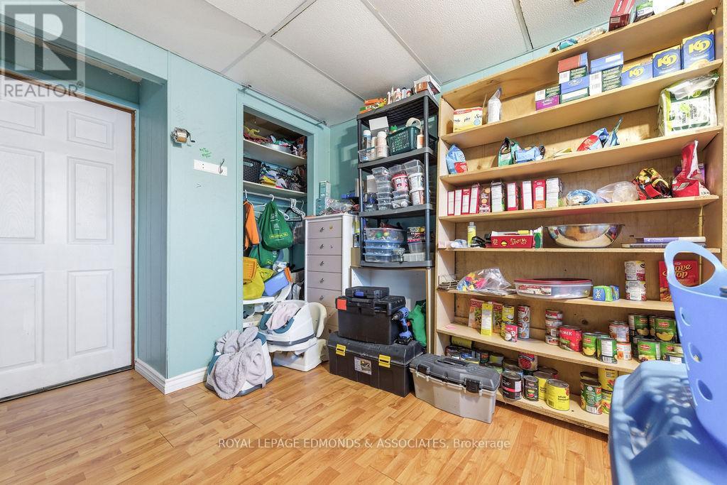 31 Herman Street, Petawawa, Ontario  K8H 1W1 - Photo 27 - X12778486