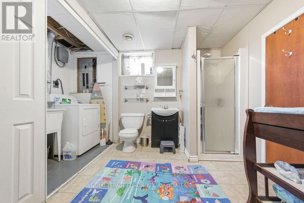 31 Herman Street, Petawawa, Ontario  K8H 1W1 - Photo 29 - X12778486