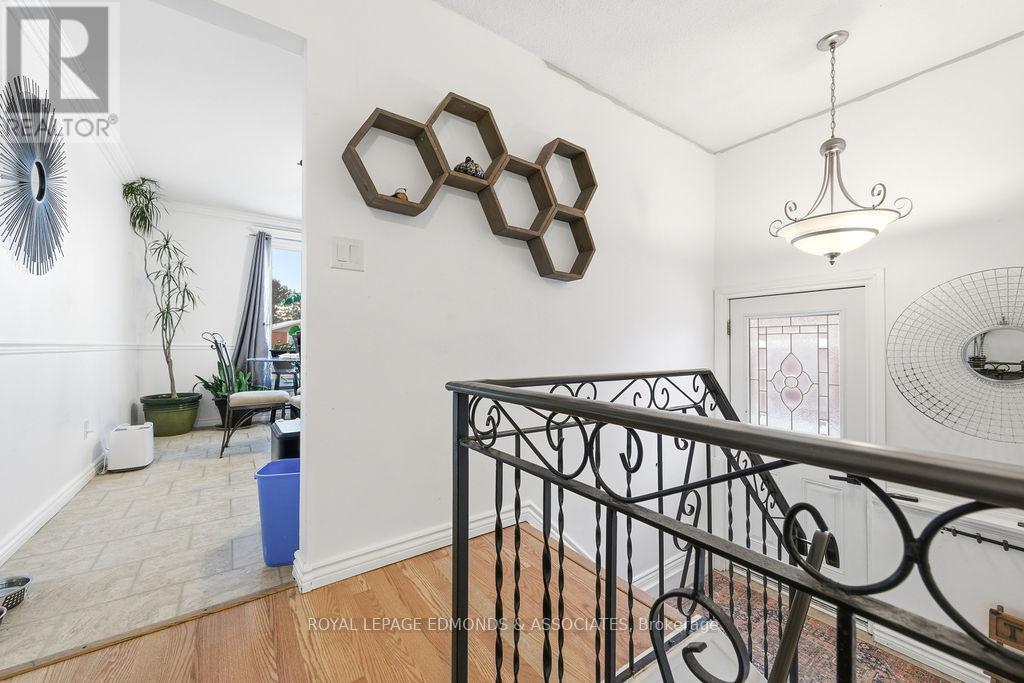 31 Herman Street, Petawawa, Ontario  K8H 1W1 - Photo 9 - X12778486