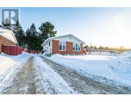 31 HERMAN STREET, Petawawa, Ontario