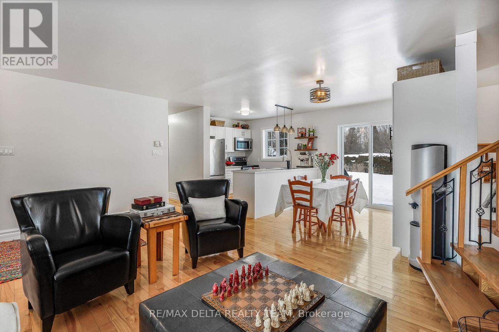 261 Agathe Street, Clarence-Rockland, Ontario  K4K 1K7 - Photo 5 - X12778638