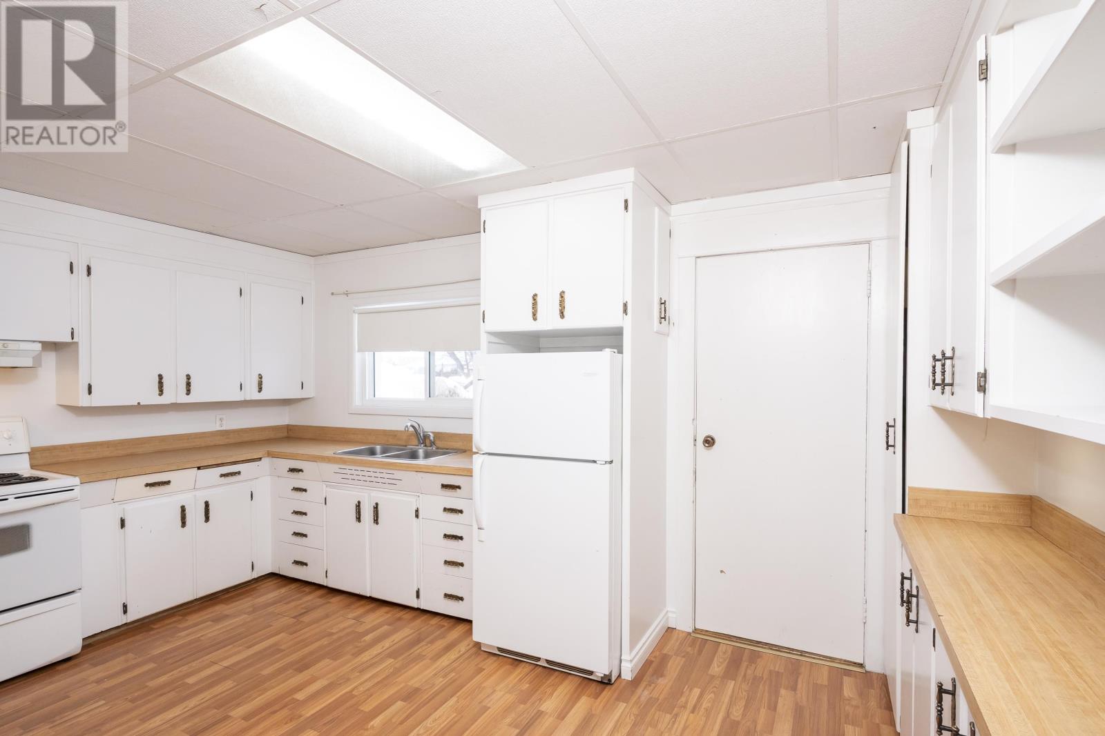 824 Finlayson St, Thunder Bay, Ontario  P7C 2L2 - Photo 5 - TB2600165