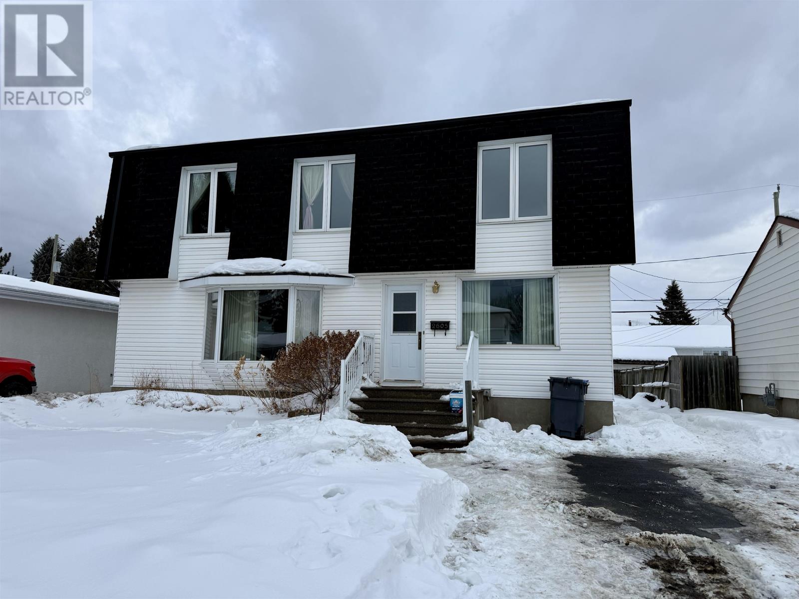 2605 Woodlawn Ave, Thunder Bay, Ontario  P7C 2A2 - Photo 1 - TB2600214